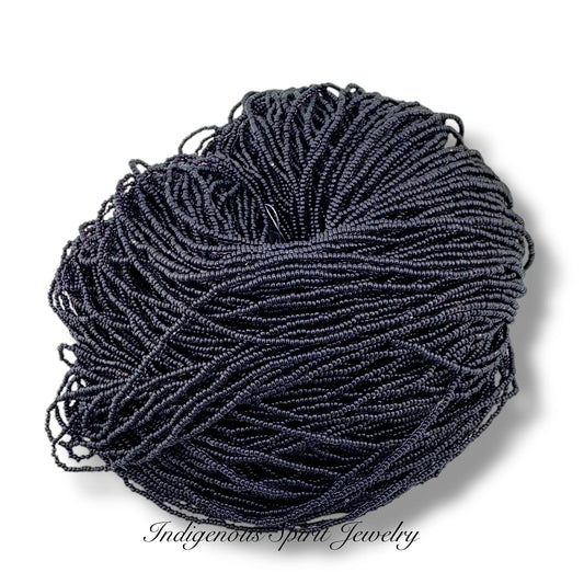 Light Amethyst Transparent Black Lined (35g hank)