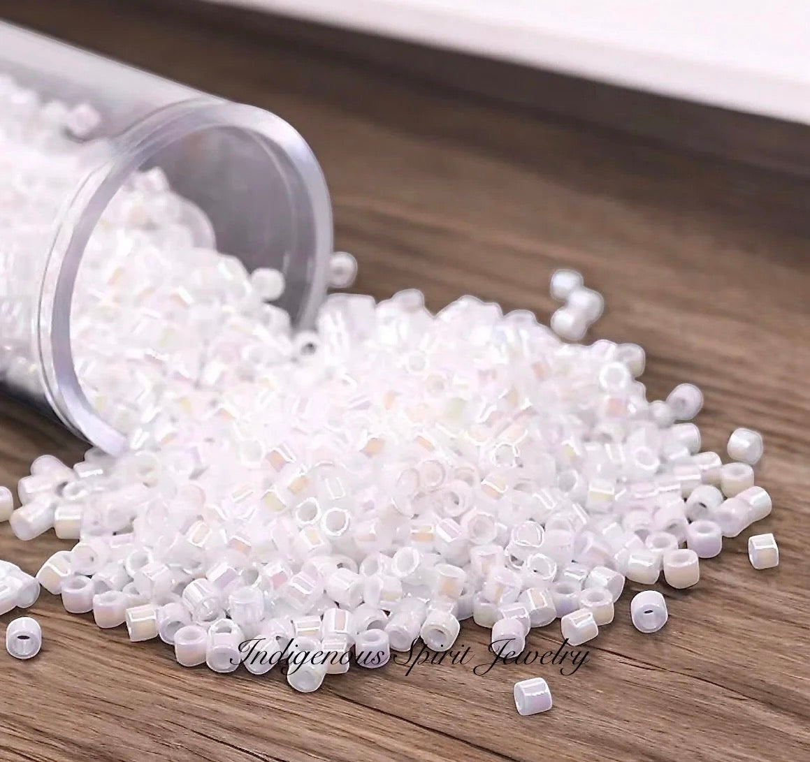 White Pearl AB (DB202)