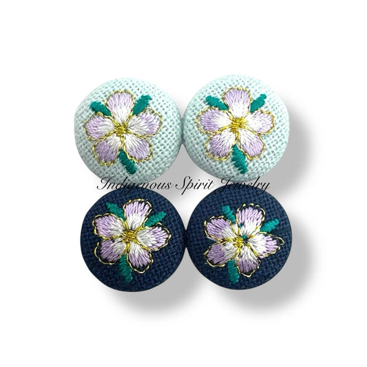 17mm Camellia Embroidered Flower Fabric Cabochon