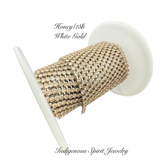 Honey/18k White Gold SS6 Circle Style Cubic Zirconia Banding